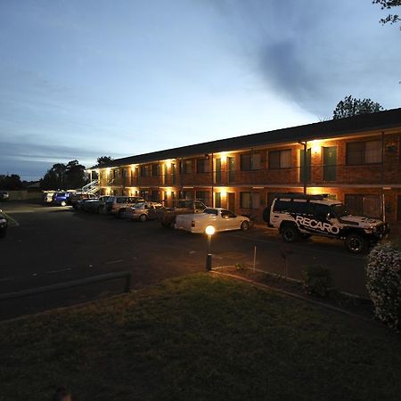 Countryman Motor Inn Ντούμπο Εξωτερικό φωτογραφία