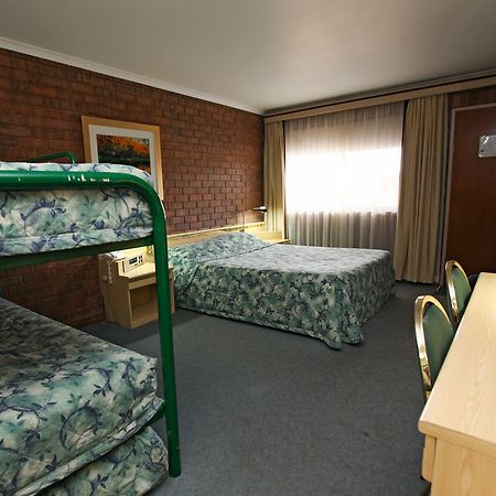 Countryman Motor Inn Ντούμπο Εξωτερικό φωτογραφία