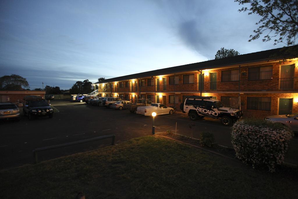 Countryman Motor Inn Ντούμπο Εξωτερικό φωτογραφία