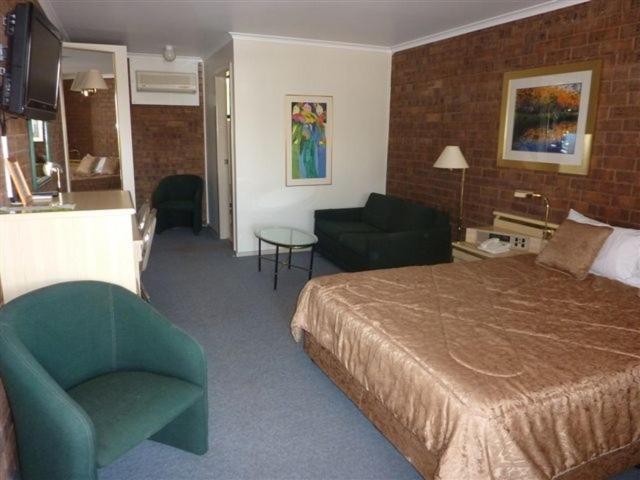 Countryman Motor Inn Ντούμπο Εξωτερικό φωτογραφία