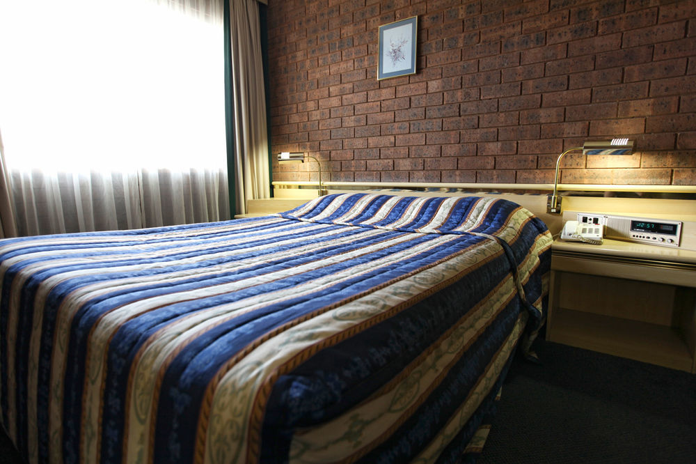 Countryman Motor Inn Ντούμπο Εξωτερικό φωτογραφία