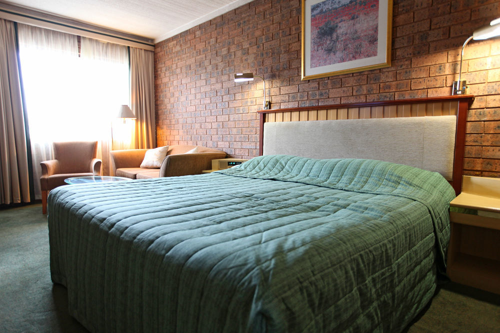 Countryman Motor Inn Ντούμπο Εξωτερικό φωτογραφία