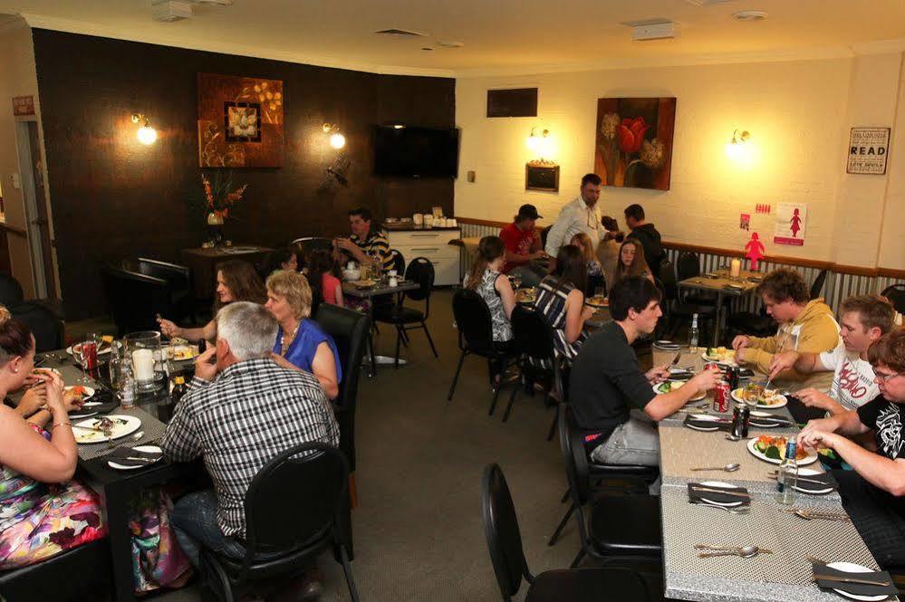 Countryman Motor Inn Ντούμπο Εξωτερικό φωτογραφία